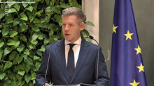 Magyar Péter dokumentumokat mutatott be: az Orbán-kormány migránstábort kezdett építeni