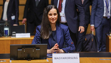 Orbán Anita történészeket küld fontos nagyköveti posztokra