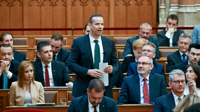 Két, Toroczkai Lászlót érintő döntést is hozott a parlament