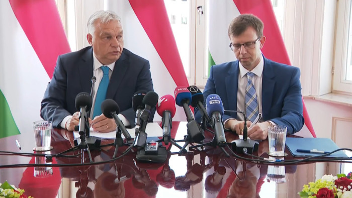 Orbán Viktor: a tűzfal a politikában nem egészséges