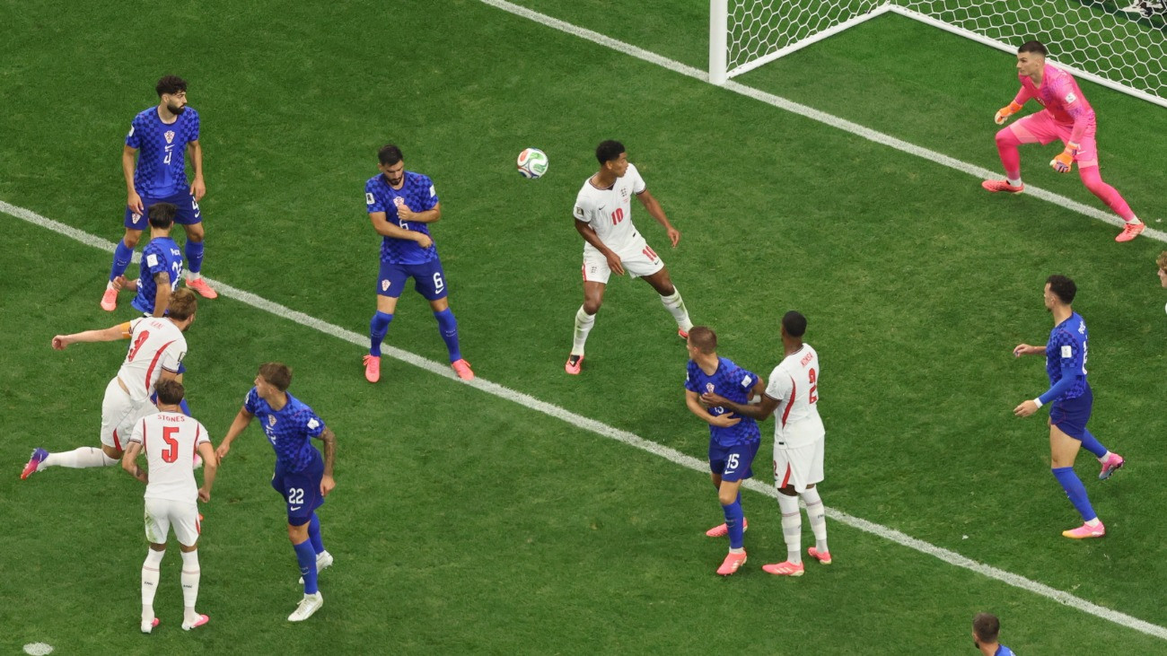 Az angol Harry Kane (b) a második gólját szerzi a 2026-os labdarúgó-világbajnokság L csoportja elsõ fordulójának Anglia-Horvátország mérkõzésén a dallasi AT&T Stadionban 2026. június 17-én.