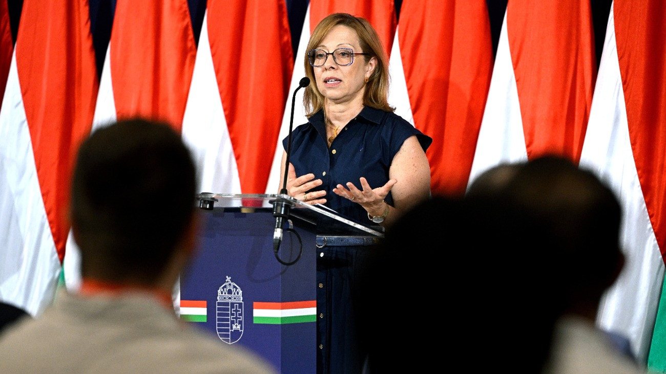 Oroszi Beatrix országos tisztifõorvos a Miniszterelnökségen tartott kormányszóvivõi sajtótájékoztatón 2026. június 18-án.
