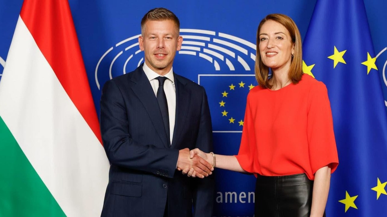 Magyar Péter miniszterelnök csütörtökön tárgyalt Roberta Metsolával, az Európai Parlament (EP) elnökével, és egyetértettek abban, hogy őszig le kell zárni a Magyarország ellen nyolc éve, a korábbi kormány „jogállam- és demokráciaellenes intézkedései” miatt indított 7-es cikkely szerinti eljárást.