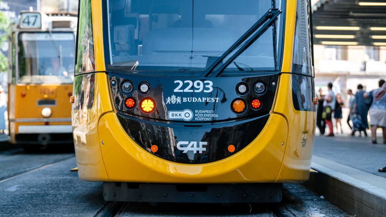 További két új CAF-villamos állt forgalomba a fővárosban