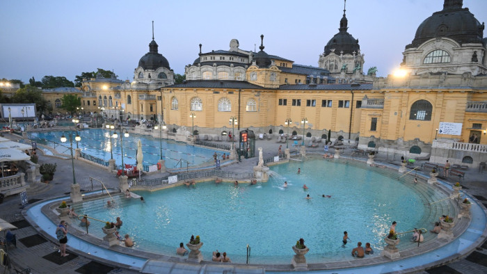 Így zajlik a Széchenyi felújítása – Mi lesz a többi budapesti fürdővel?