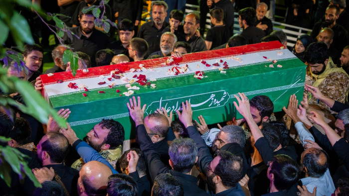 Erődemonstrációvá válhat Hamenei többnapos temetése