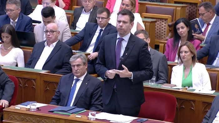 Vitézy Dávid: pénteken várhatóan már elmondhatjuk, hogy hazahoztuk az uniós pénzeket