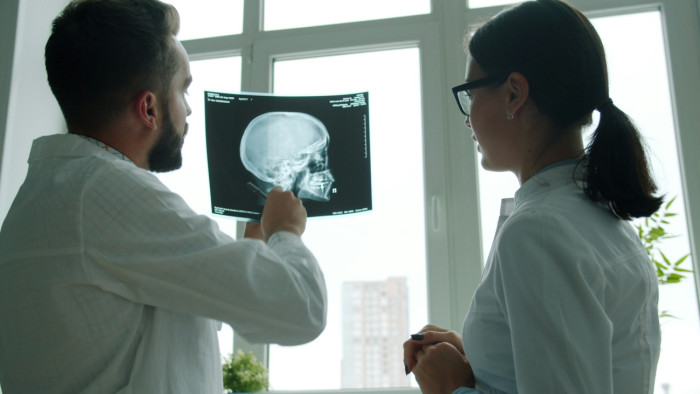 Mindenki azt hitte, hogy stroke-ja van az újságírónak, pedig sokkal furább volt a helyzet