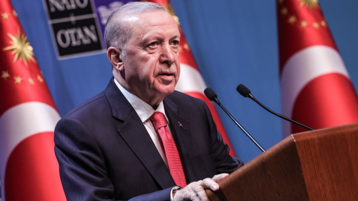 Nagyot szólt Erdogan ajándéka – annyira, hogy hatástalanítani kellett