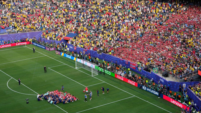 140 ezer egy „marék” fűért? Ezt árulja a FIFA