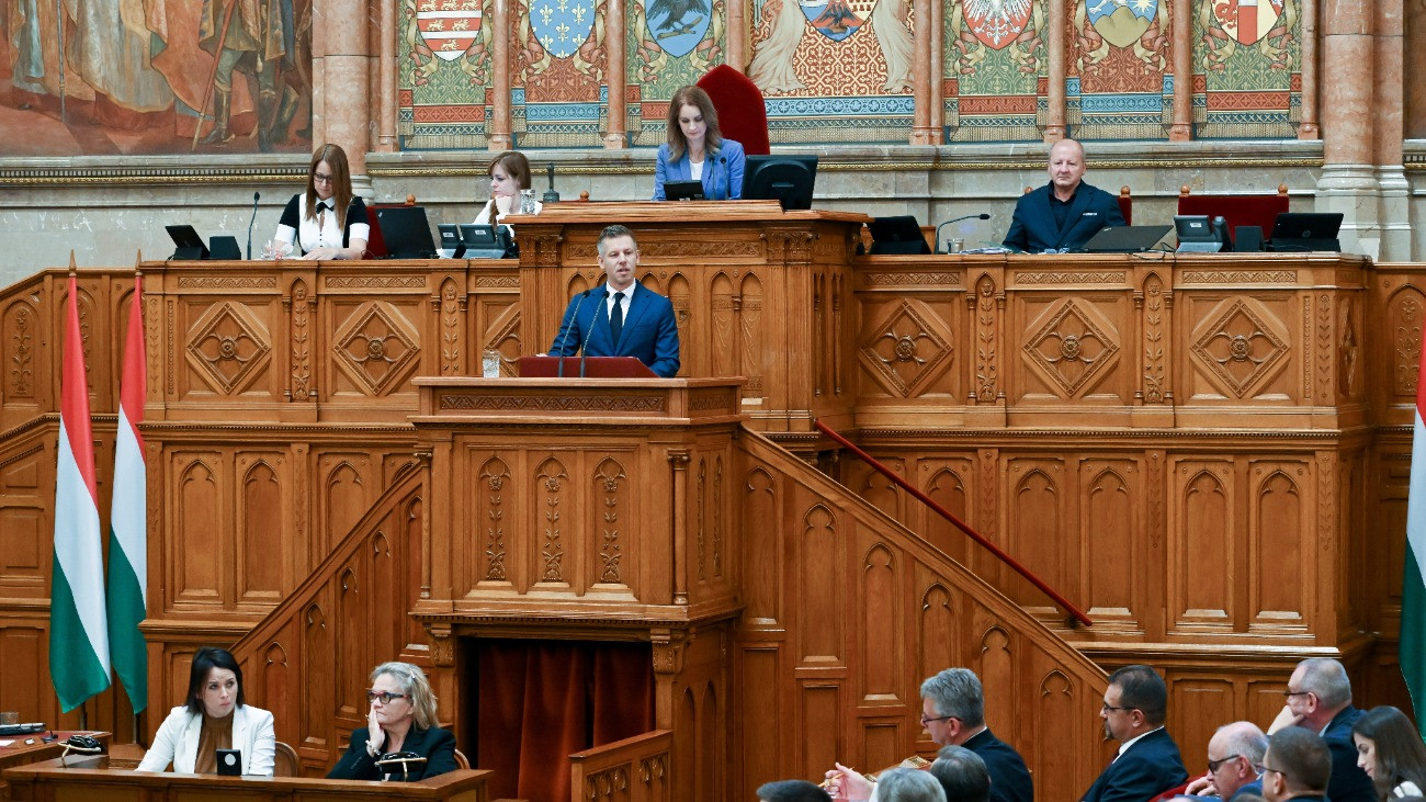 Már Magyar Péter is felszólal, az Országgyűlés hétfőn dönt az Alaptörvény módosításáról