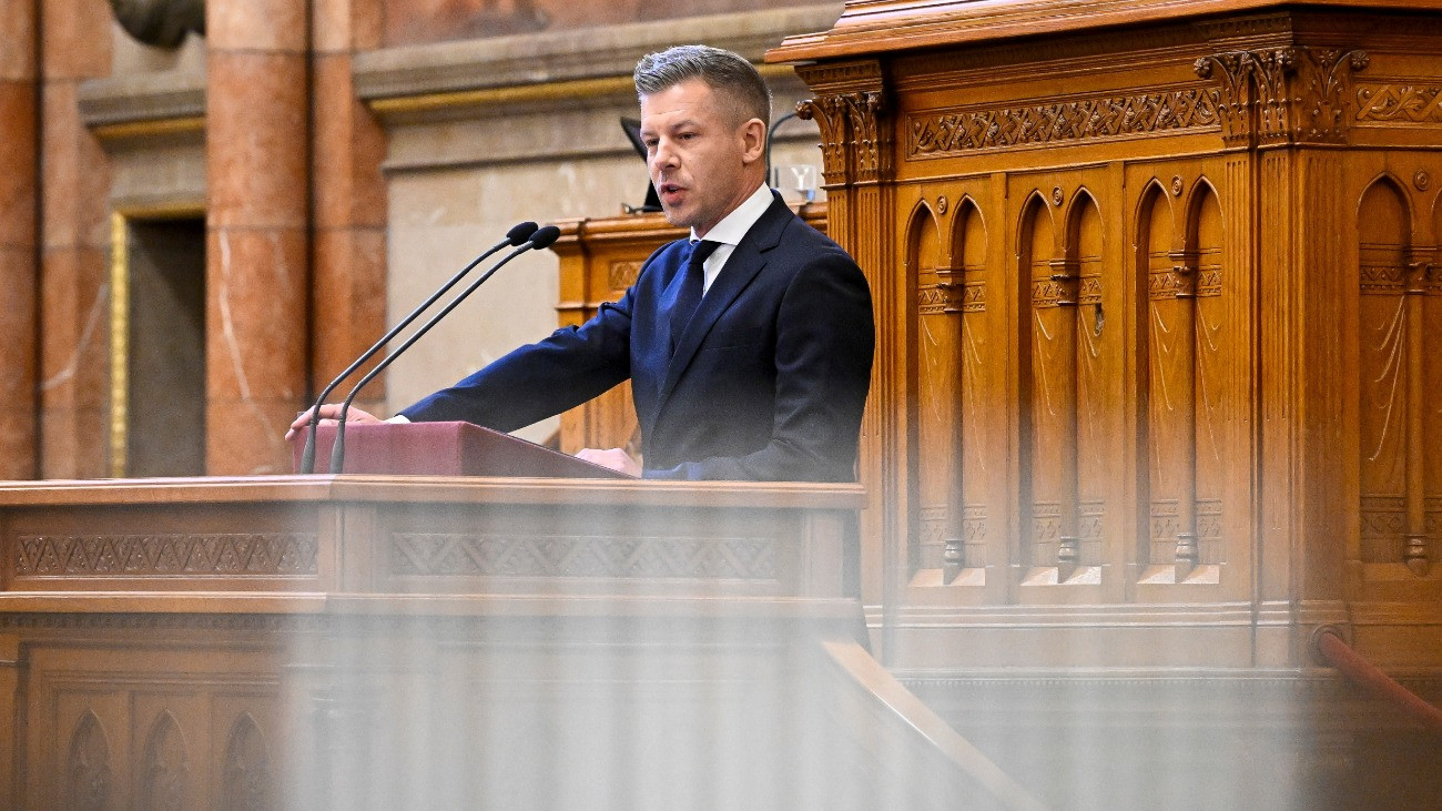 Magyar Péter: maradjanak az ülésteremben, dolgozzanak, vállalják a felelősséget!