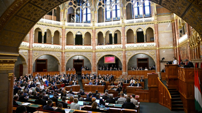 Így durvult el a vita kedden már napirend előtt a parlamentben