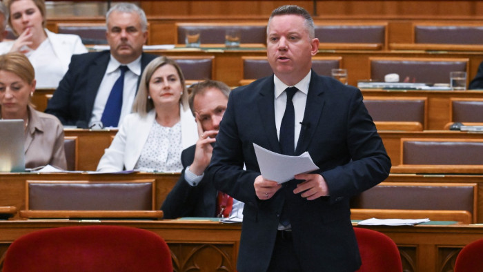Változások két állami szervezet vezetésében