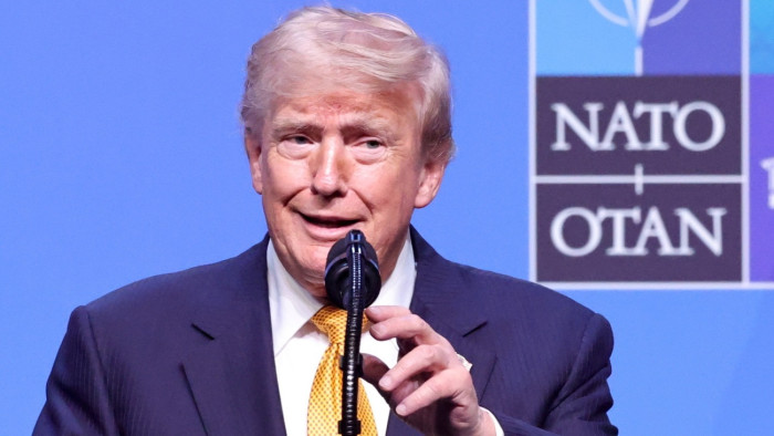 Harci gépeket kellett bevetni Donald Trump golfközpontja fölött
