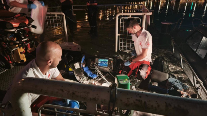 Dunában sodródó nőt láttak az éjjel Budapesten, csodával határos módon találták meg – fotók