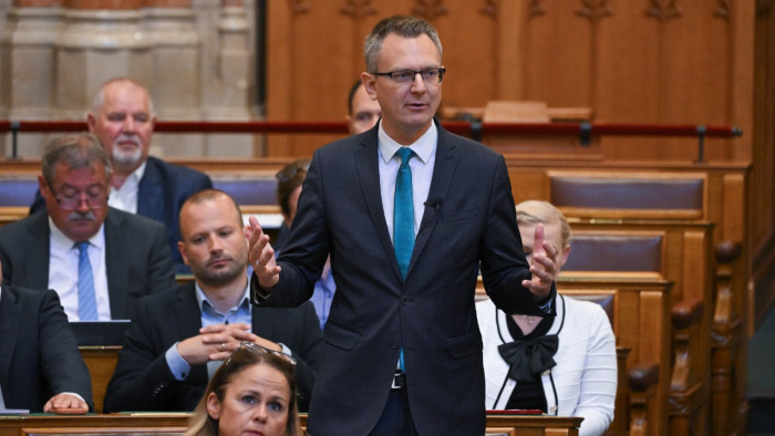 „Ez nem testesíti meg a magyar nemzet egységét, ez szégyen” – vélemény a köztársasági elnöknek jelölt Baka Andrásról
