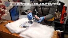 A kórházi parkolóautomatából tömték a zsebüket a rendészek