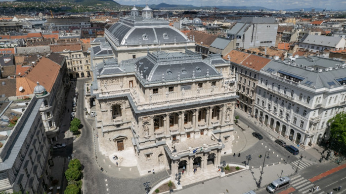 A dolgozók jelzései után átvilágítják a Magyar Állami Operaházat