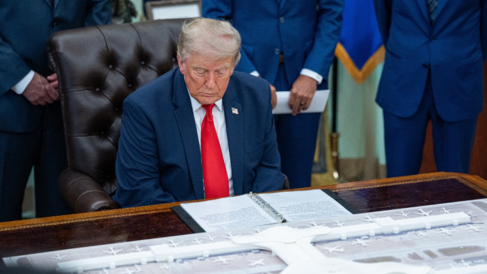 Furcsa magyarázatot adott az iráni bombázásokra Donald Trump