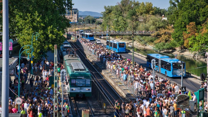 Vitézy Dávid minősítette a HÉV-et Dj Oti koncertje után