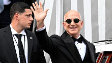 Jeff Bezos bevásárolhatja magát a Liverpoolba, hatalmas üzletről írnak a brit lapok