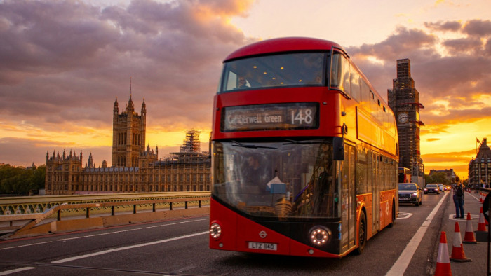 Sztrájk! – felforrt a londoni buszvezetők agya, akár 26 napon át nem dolgozhatnak