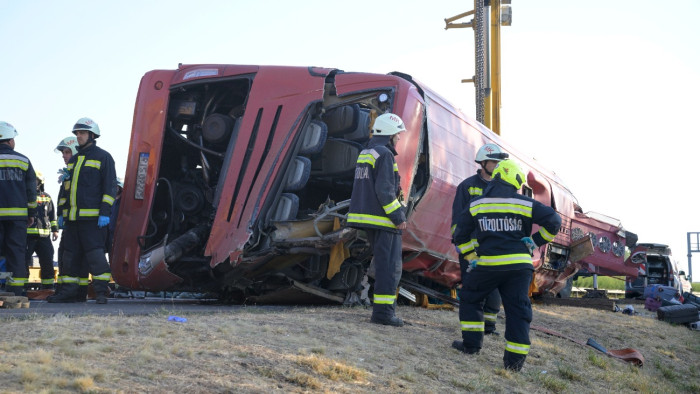 „Másodpercek alatt történt” – túlélő számolt be a lengyel busz balesetéről