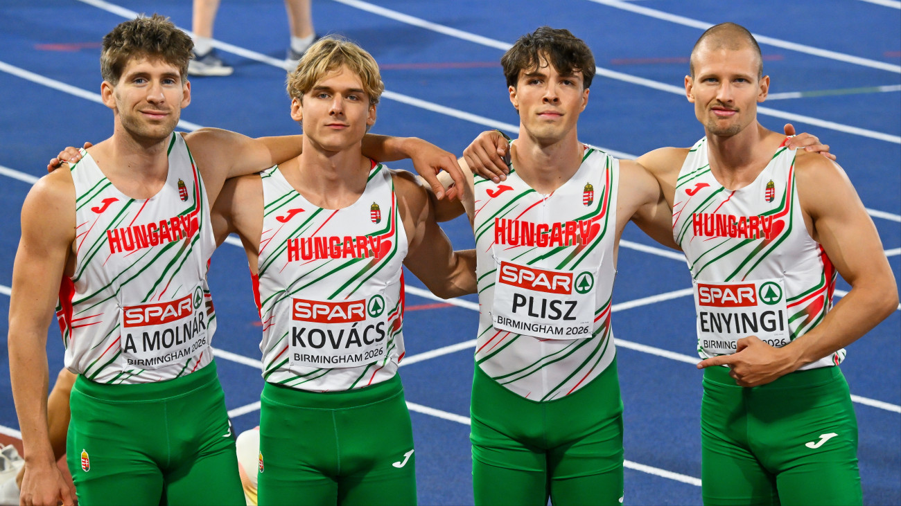 Molnár Attila, Kovács Árpád, Plisz Balázs és Enyingi Patrik (b-j) a férfi 4x400 méteres váltófutás döntõje után a birminghami atlétikai Európa-bajnokságon 2026. augusztus 16-án.
