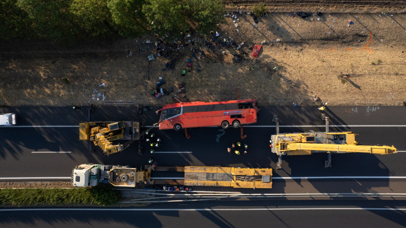 Miskolci buszbaleset: még mindig vannak, akik nem tudják, mi történt a szerettükkel