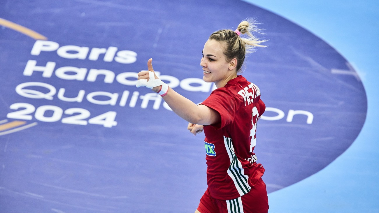 Pásztor Noémi gólöröme a nõi kézilabda olimpiai selejtezõtorna 3. fordulójában játszott Magyarország-Japán mérkõzésen a debreceni Fõnix Arénában 2024. április 14-én.