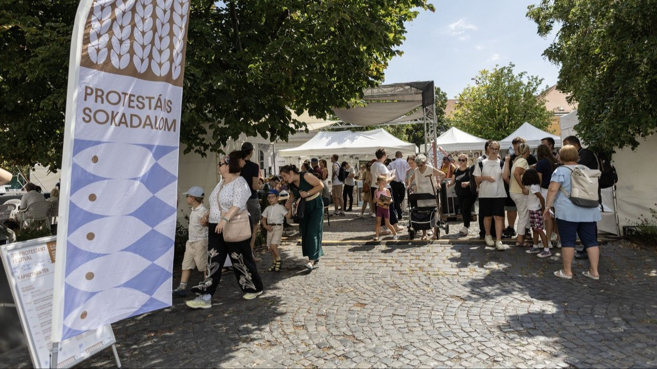 Protestáns sokadalom címen idén is közösen tart az államalapítás ünnepe alkalmából kulturális, hitéleti, gasztronómiai rendezvénysorozatot a református, az evangélikus, a baptista és a metodista egyház a budai Várban.