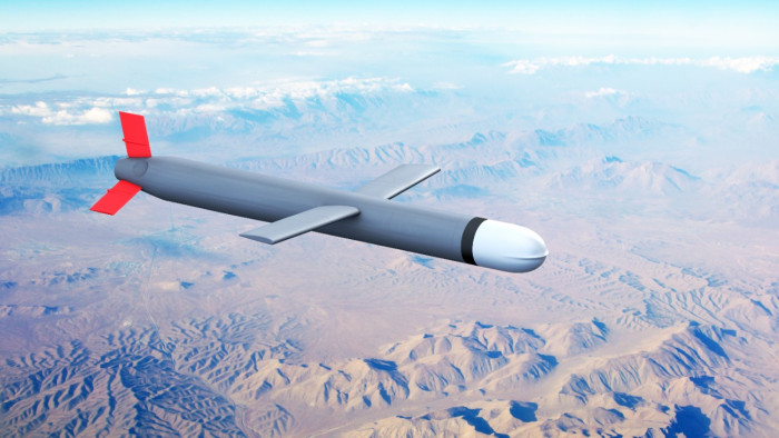 Komolyan veszik a helyzetet: „csúcsra járhat” a haditengerészet egyik legfőbb precíziós fegyverének gyártása