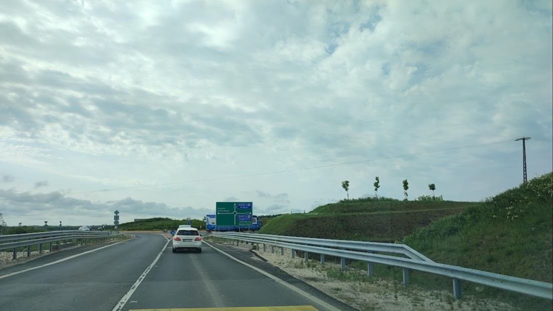 Körforgalom a Balatonnál.