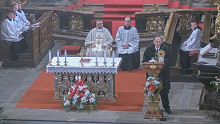 Prágába költözött Szent István csontdarabja