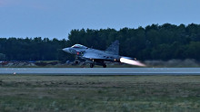 Gripen-baleset: kiküldték a fekete dobozt, a vezérkari főnök változást rendelt el