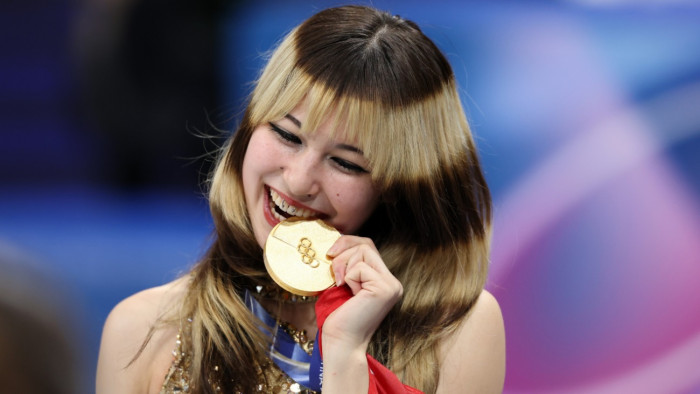 „Ne aggódjatok” – furcsa bejelentést tett a fiatal olimpiai bajnok