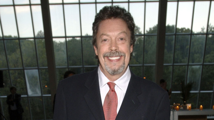 Meghalt Tim Curry
