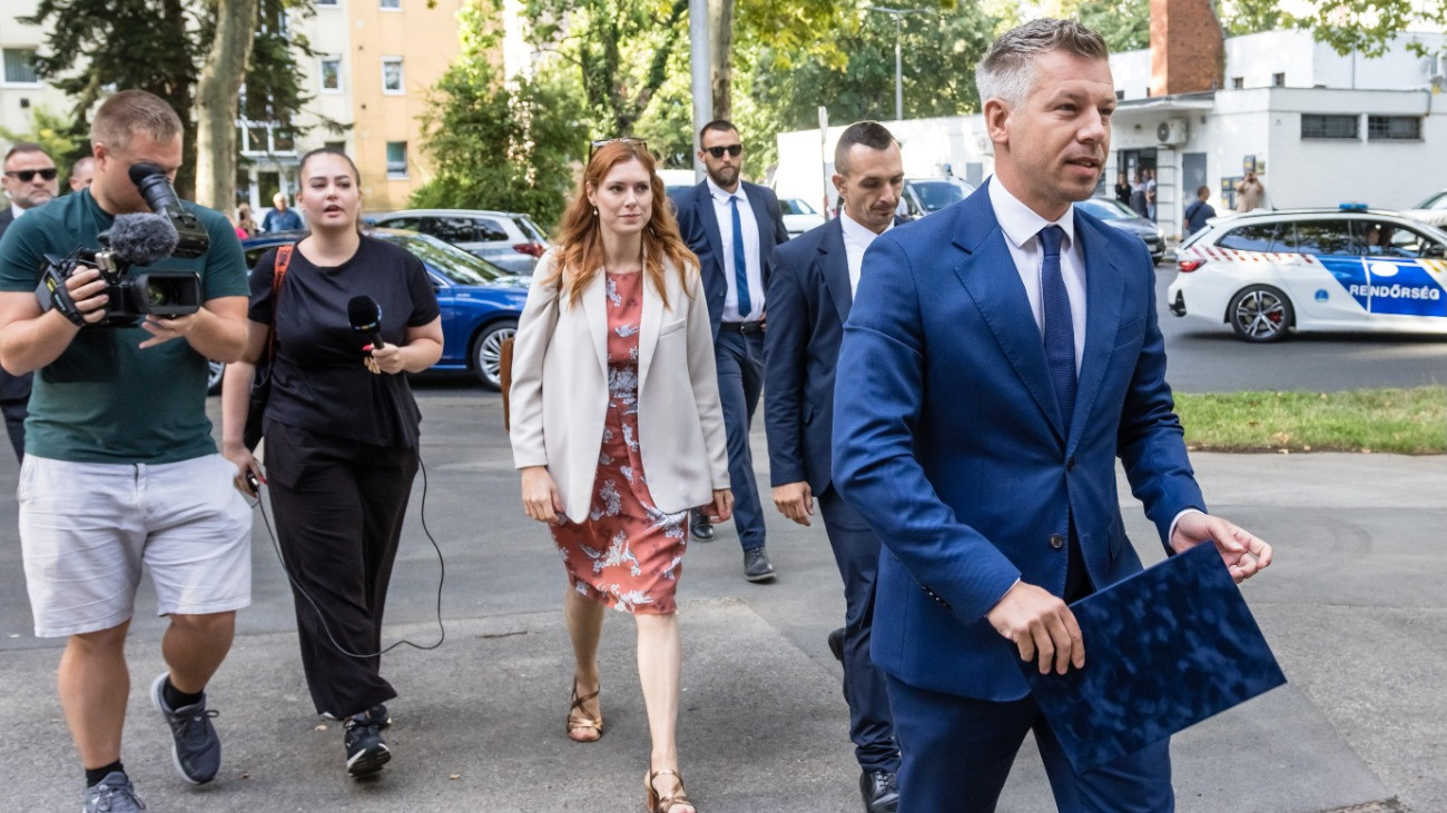 Kritikusan gondolkodni tanítani, ez az iskola feladata – Magyar Péter a tanévnyitón