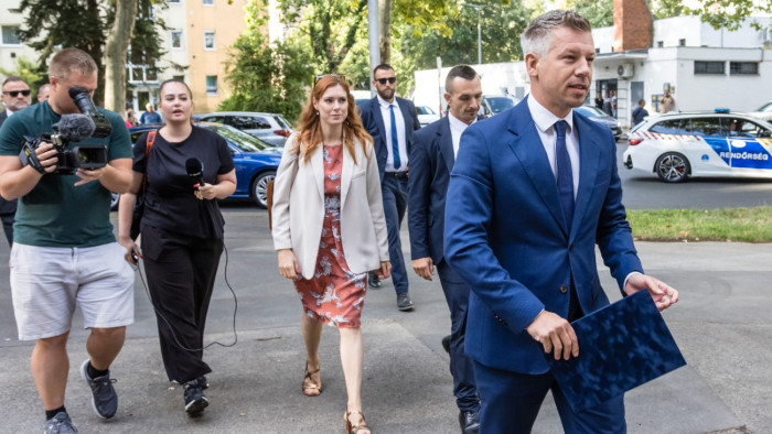 Kritikusan gondolkodni tanítani, ez az iskola feladata – Magyar Péter a tanévnyitón