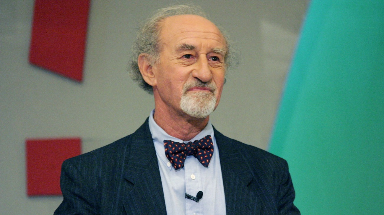 Meghalt Berend T. Iván