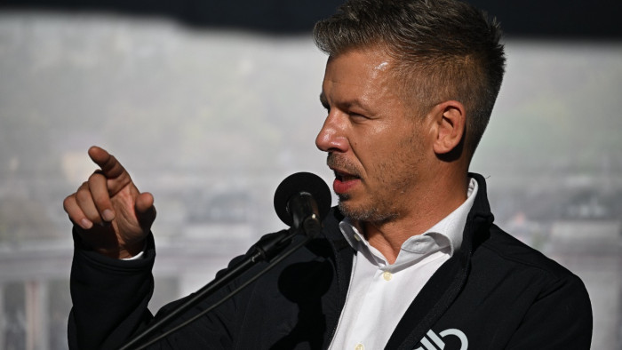 Nagy bejelentést tett Magyar Péter, ide készül