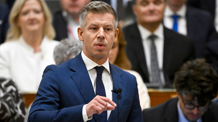 Magyar Péter: „nálunk a legalacsonyabb a dízel és a benzin ára a V4 országok között”