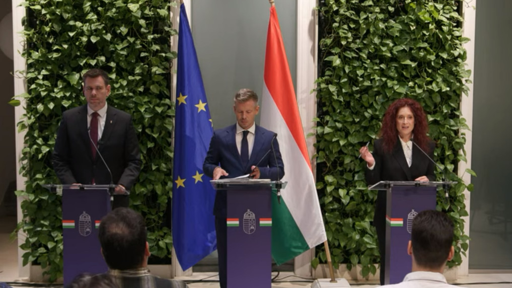 Jön a „zöldőrség”, leszámolnak az autópálya-koncessziók közpénzszivattyújával – kormányzati tájékoztató élőben