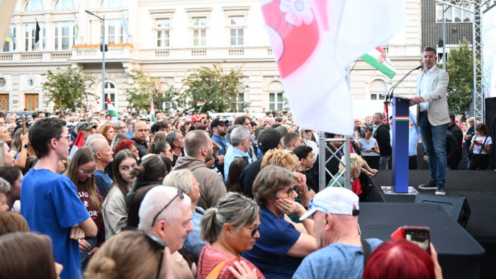 Elengedték a Magyar Péterre tojással támadó férfit, kiderült, hogy kiről van szó