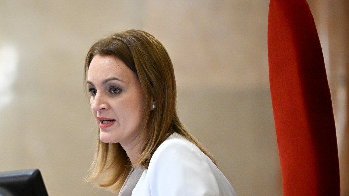 Bejelentés: fizet az állam az előző ciklusban megbüntetett országgyűlési képviselőknek