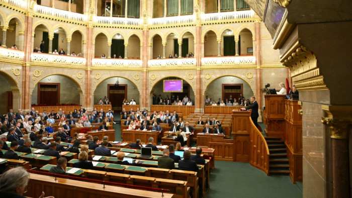 Egyre több a parlamenti konfliktus a „személyes érintettség” miatt