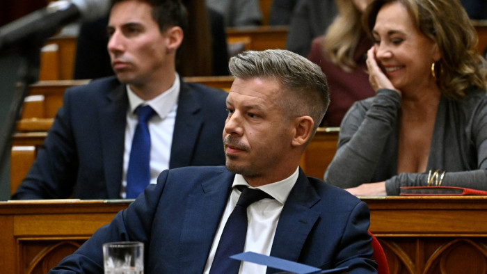 Kötelező drog- és alkoholtesztet vezettetne be Magyar Péter az Országgyűlésben – megszólal az elemző