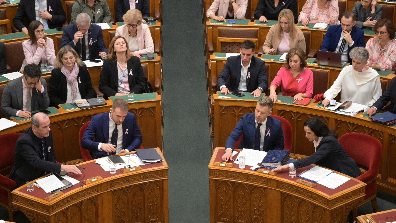 Elfogadta az ügynökakták nyilvánosságra hozatalát elhalasztó előterjesztést az Országgyűlés