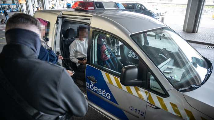 Elfogtak egy gyermekpornográfia miatt körözött magyar férfit a Karib-térségben – videó